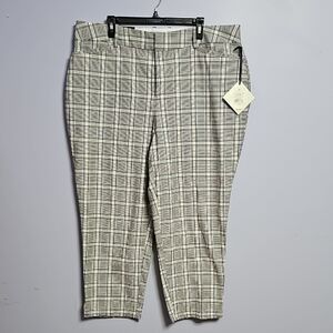 Ava & Viv Black and White Cropped Pants Tailored Elegance